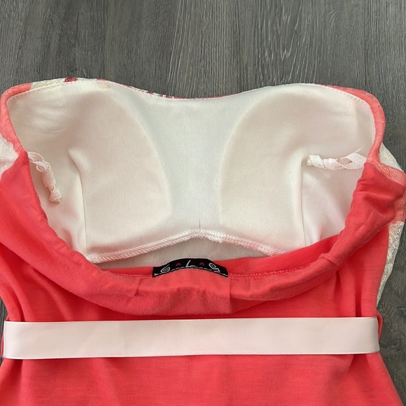 Gorgeous pink top . Size XS - Picture 6 of 8